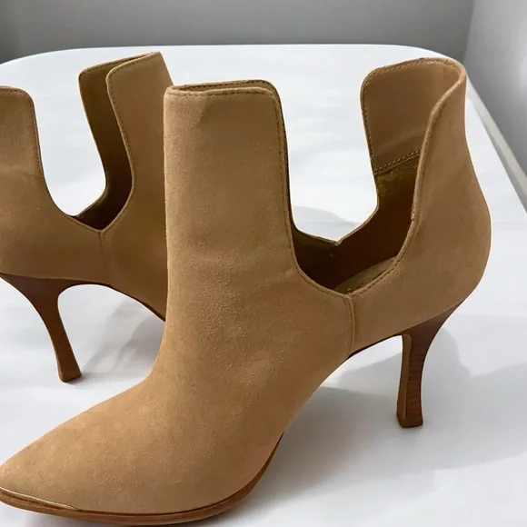 Vince Camuto Frendin Leather Tan Booties Size 9.5 - Picture 8 of 15
